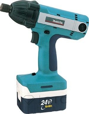 Аккумуляторный ударный винтоверт Makita BTD 200 WA (BTD200WA)