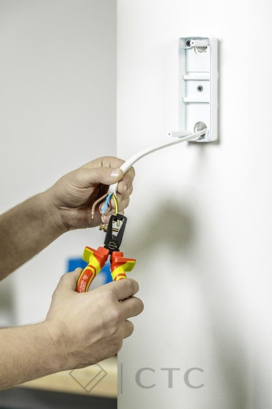 HT1P931_szczypce-do-sciagani-izolacji_2-1