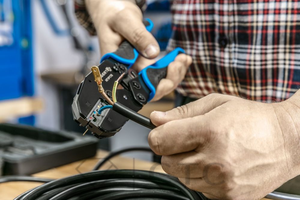 HT1P176_szczypce-do-zaciskania-z-wymiennymi-szczekami_2