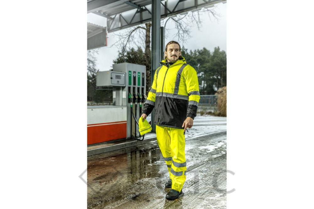 HT5K330_LEDA_kurtka_HT5K334_JADE_spodnie_HT5K475_ISEN_czapka_HT5K561_MURITZ_buty_13