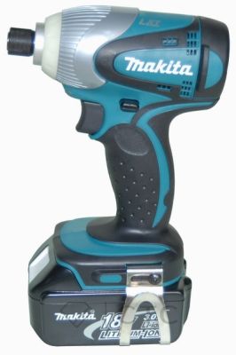 Аккумуляторный ударный шуруповерт Makita BTD 140 RFE