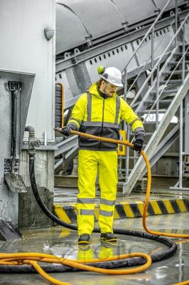 HT5K246_NIMS_kurtka_HT5K342_VOLME_spodnie_HT5K228_TOUCH_rekawice_HT5K565_BERKEL_buty_HT5K180_kask-ochronny_HT5K178_LAUTER_HT5K178_nauszniki-ochronne_10