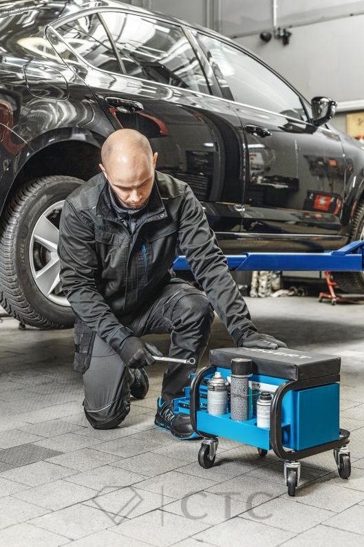 HT7G560_Siedzisko-warsztatowe-z-3-szufladami