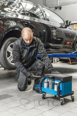 HT7G560_Siedzisko-warsztatowe-z-3-szufladami