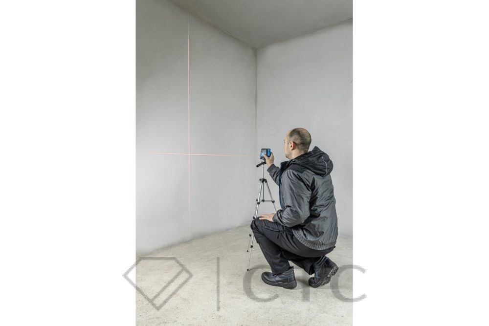 HT5K242_MOZEL_Kurtka-ocieplana-grafi-towa_HT5K561_MURITZ_Trzewiki-ochronne-ocieplane_HT5K356_NEKAR_spodnie-ochronne-czarne_HT4M074-Poziomnica-laserowa