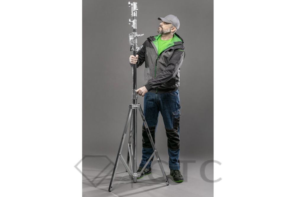 HT5K249_HEINER-Kurtka-przeciwdeszczowa_HT5K478_KLAUS-Czapka-z-daszkiem_HT5K411_VILS-T-shirt-bawelniany_HT5K355_EMS_Spodnie-ochronne-jeans__HT5K564_HOSEL-Trzewiki-ochronne_19