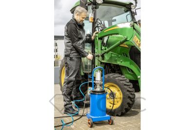 HT4R795_Smarownica-pneumatyczna_EDGAR_HT5K279-1_spodnie-ochronne_EDGAR_HT5K284_bluza-ochronna_BARTEN_HT5K505_polbuty-ochronne_36