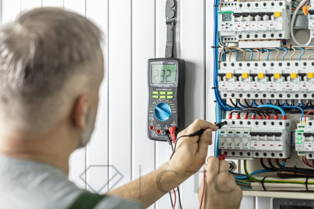 HT1E604_Uniwersalny-miernik-cyfrowy_2_1-1