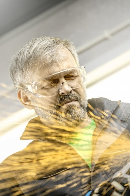 VENEDIG_HT5K009_okulary_ochronne_VILS_HT5K411_t-shirt_bawelniany_EDGAR_HT5K284-1_bluza_6