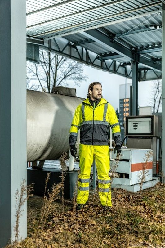 HT5K246_NIMS_kurtka_HT5K342_VOLME_spodnie_HT5K228_TOUCH_rekawice_HT5K565_BERKEL_buty_9