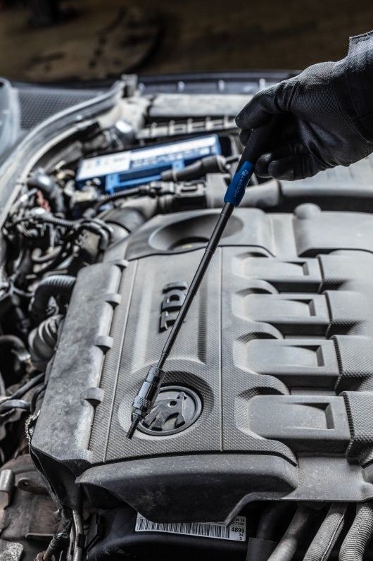 HT4R508_Uchwyt-magetyczny-teleskopowy-z-Led_2