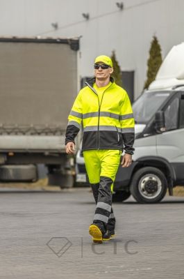 MAINZ_HT5K007_okulary_EGER_HT5K187_czapka_EXTER_HT5K335_kurtka_TRAUN_HT5K337_spodnie_BERKEL_HT5K565_trzewiki