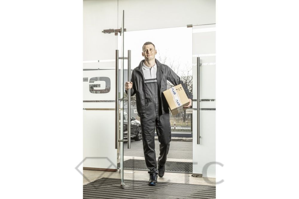 FABIAN_HT5K308_ogrodniczki-ochronne_FABIAN_HT5K307_bluza-ochronna_TOBIAS_HT5K418_polo-bawelniane_BARTEN_HT5K505_polbuty-ochronne_21