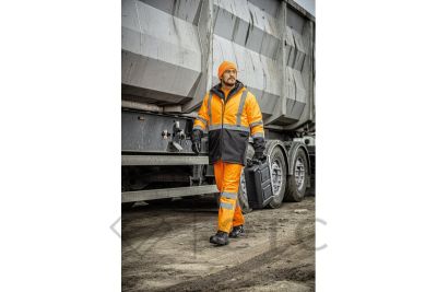 Leda_HT5K346_kurka-zimowa-pomaranczowa_VOLME-_HT5K343_ogrodniczki-ostrzegawcze_WETTER-_HT5K563_trzewiki-ocieplane_SULM-_HT5K482_czapka_TOUCH_HT5K228_rekawice