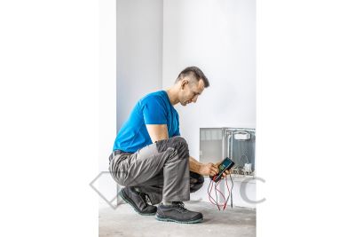 VILS_HT5K412_t-shirt_KALMIT_HT5K805_spodnie_NAAB_HT5K567_polbuty-2