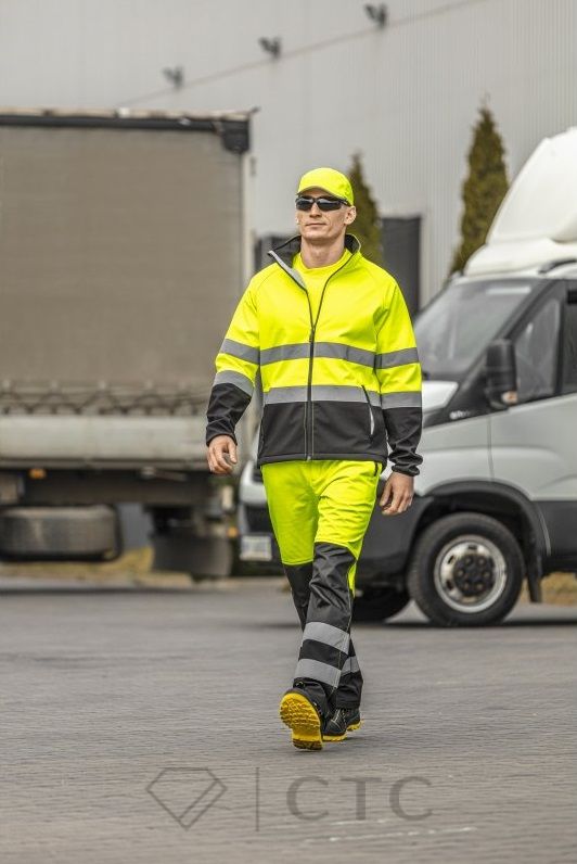 MAINZ_HT5K007_okulary_EGER_HT5K187_czapka_EXTER_HT5K335_kurtka_TRAUN_HT5K337_spodnie_BERKEL_HT5K565_trzewiki_4