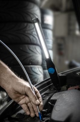 HT1E409-Lampa-warsztatowa_1-1