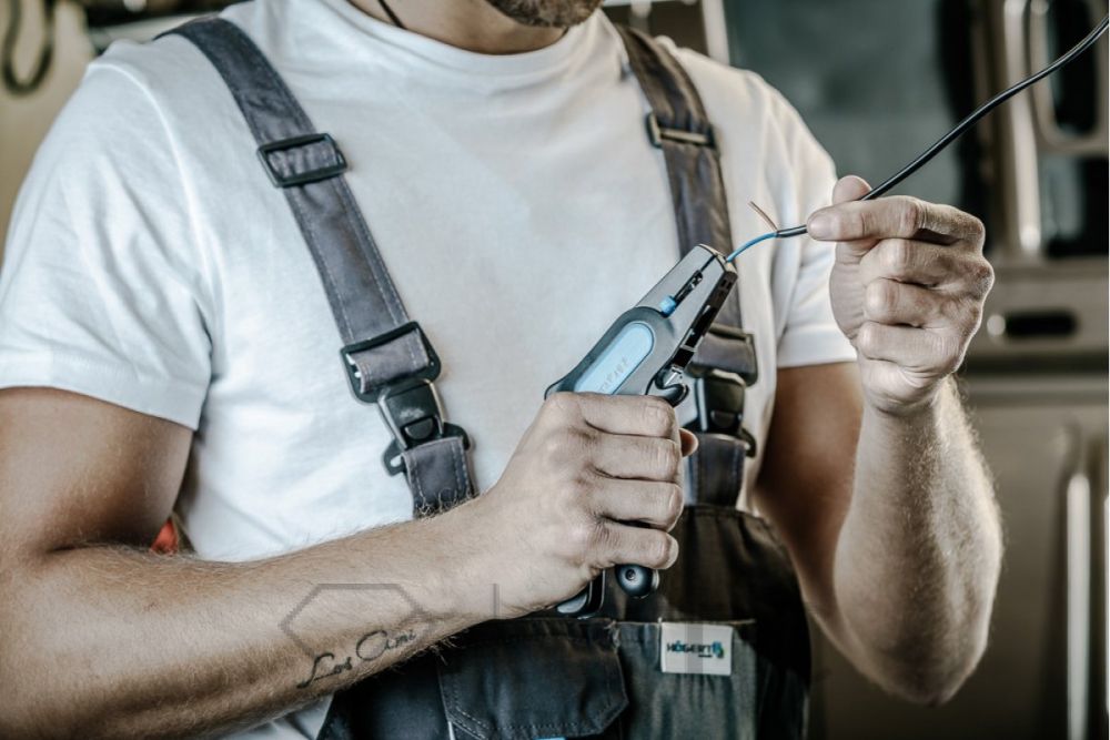 HT1P187_automatyczny-sciagacz-izolacji-1