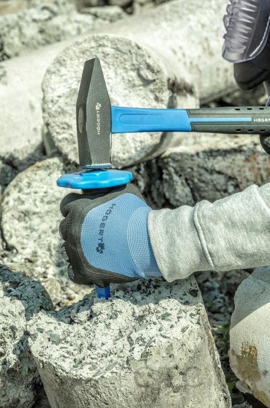 HT3B025_mlotek-slusarski_HT3B700_przecinak-plaski-z-oslona_HT5K202_rekawice-robocze-z-oslona-1